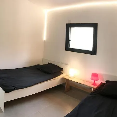 Holiday home Maison Contemporaine En Bois Avec Piscine