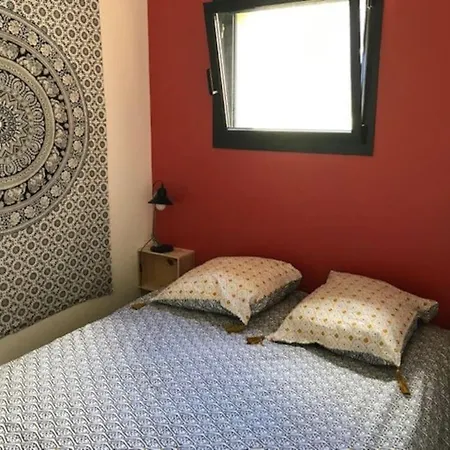 Maison Contemporaine En Bois Avec Piscine 펜션