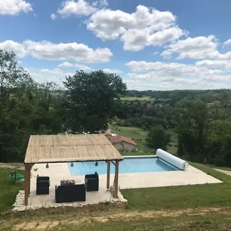 Maison Contemporaine En Bois Avec Piscine *