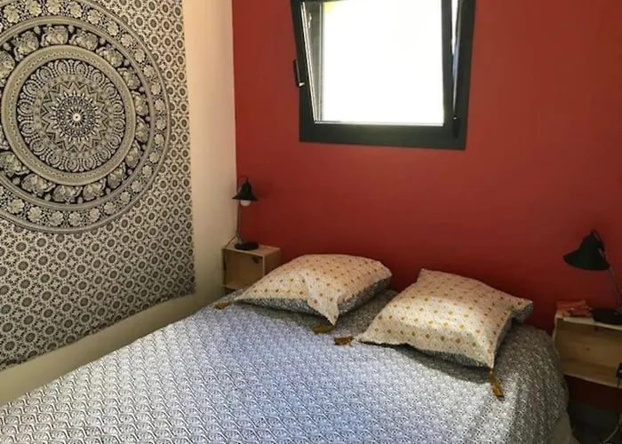 Maison Contemporaine En Bois Avec Piscine Holiday home