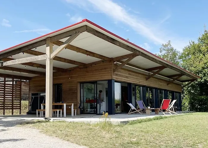 Maison Contemporaine En Bois Avec Piscine *