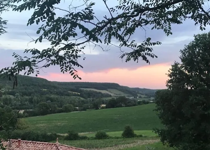 Holiday home Maison Contemporaine En Bois Avec Piscine Montcuq